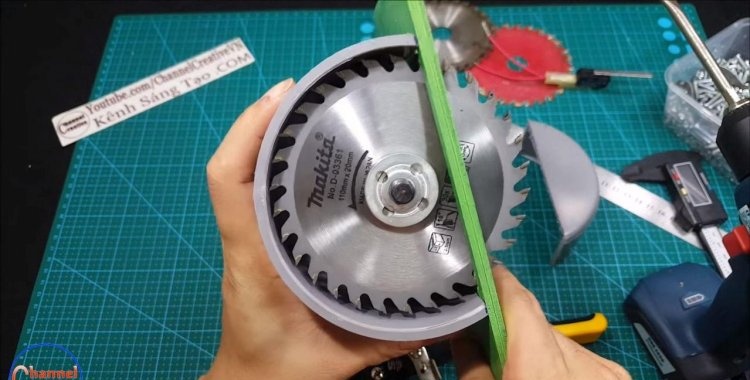 Mini circular saw