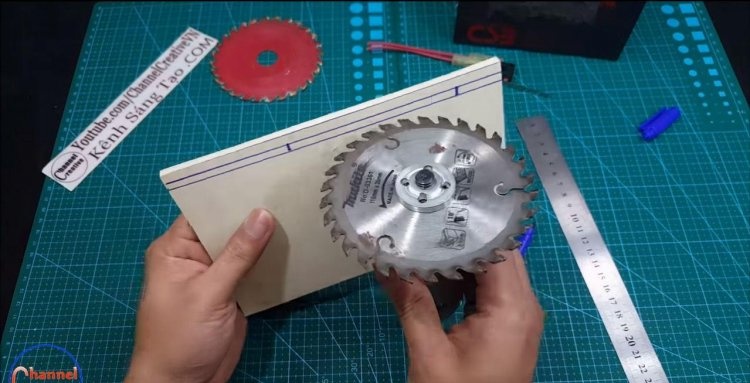 Mini circular saw