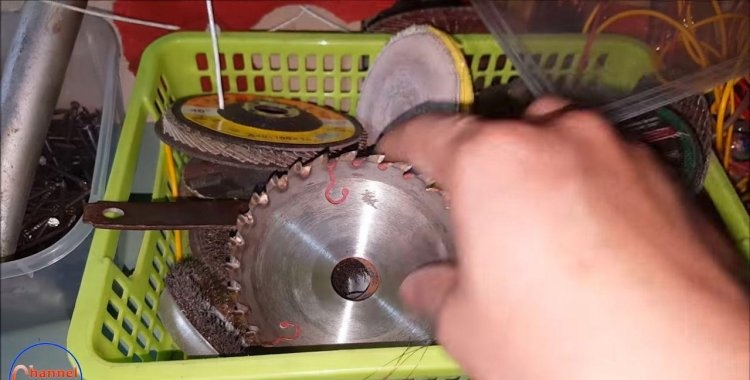 Mini circular saw