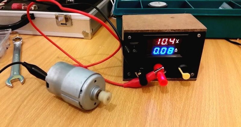 Attachment regulator to the power supply