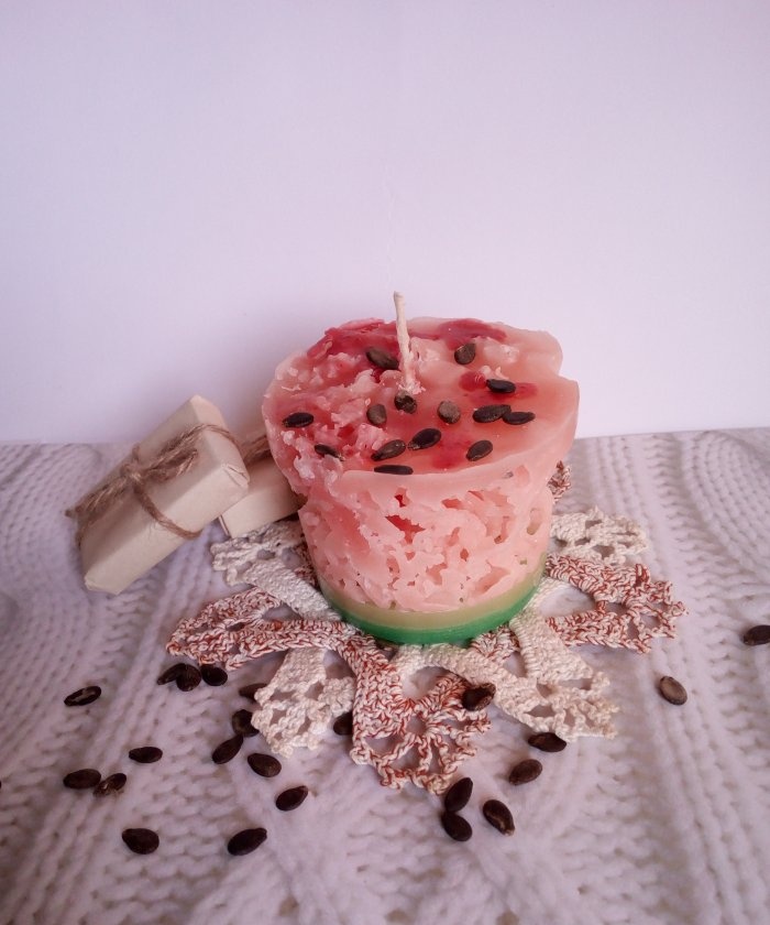 Openwork watermelon candle