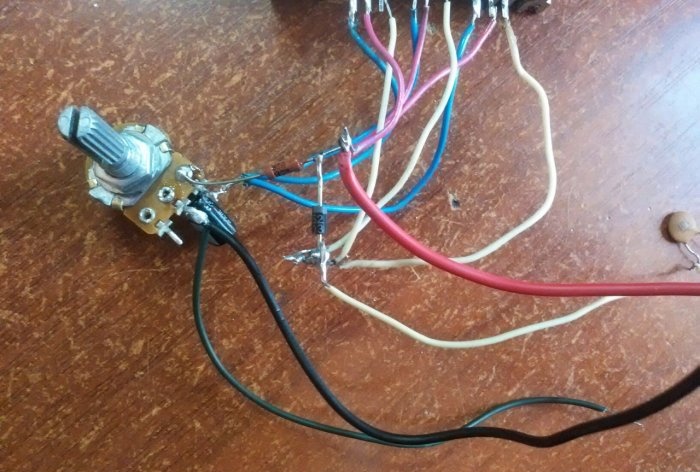 Simple regulated power supply using three LM317 chips