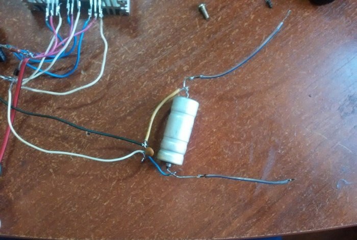 Simple regulated power supply using three LM317 chips