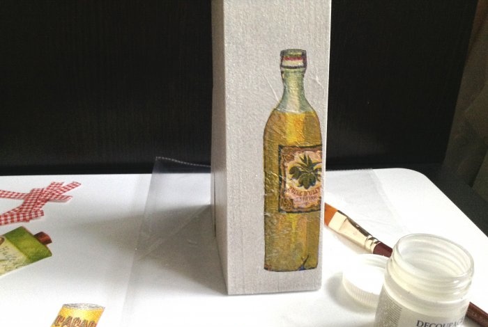 Decoupage knife holder