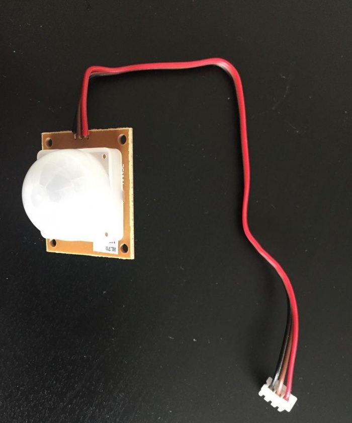 Automatic LED lighting with motion sensor