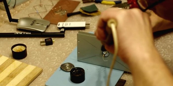 How to make a directional WIFI antenna