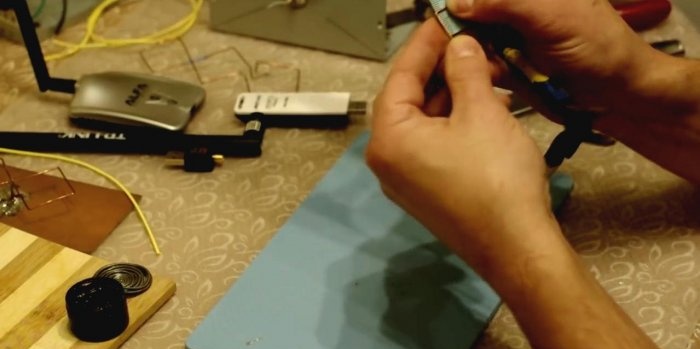 How to make a directional WIFI antenna