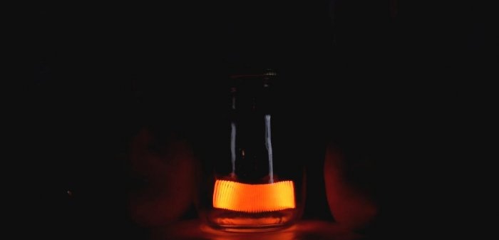 Catalytic combustion is a very simple and spectacular experiment.