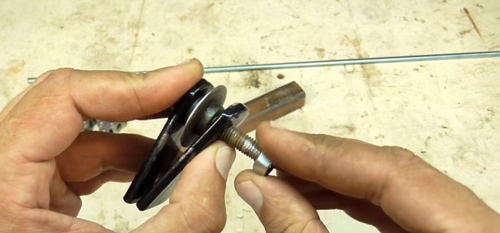 Simple pipe cutter