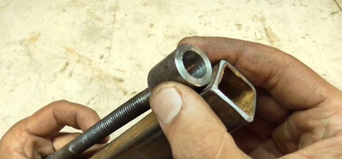 Simple pipe cutter