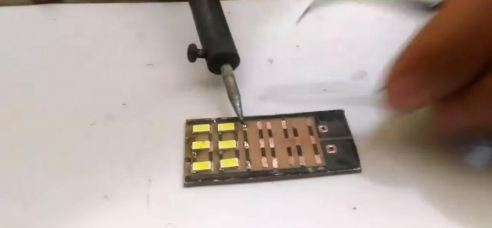 Quick desoldering of SMD components using an iron