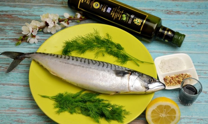 Mackerel pieces on the grill