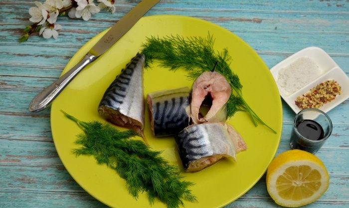 Mackerel pieces on the grill