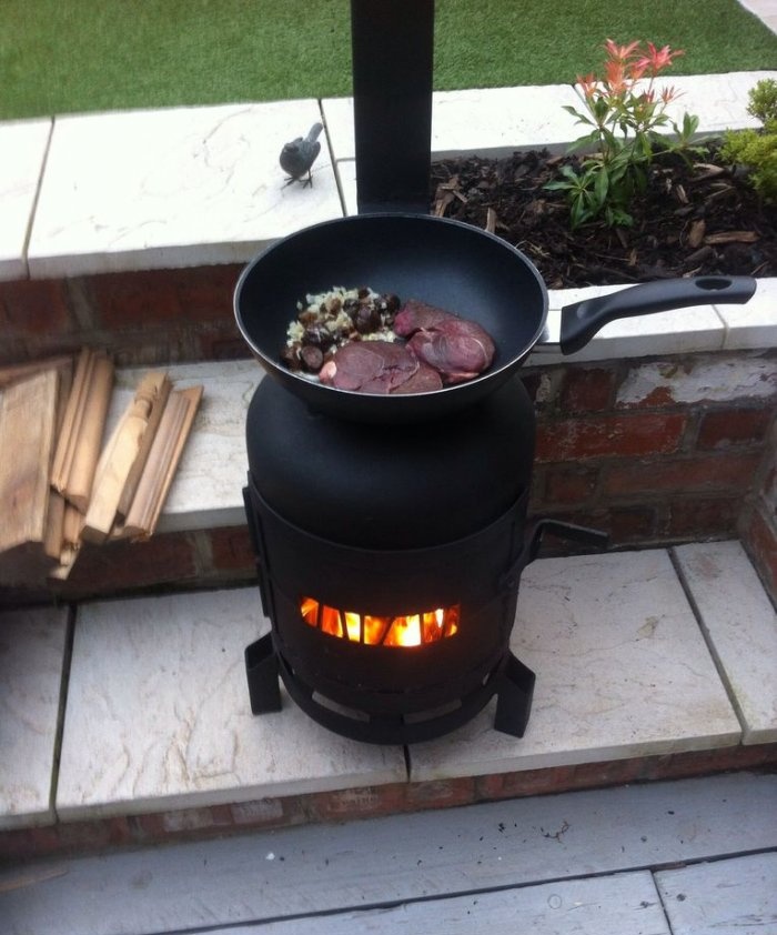 Mini stove made from a gas cylinder