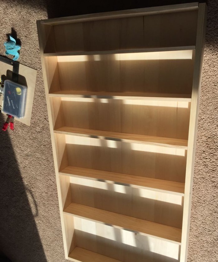 Narrow pull-out shelving