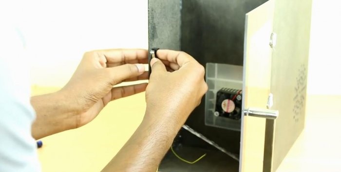 DIY 12V mini refrigerator