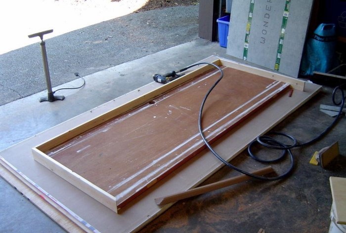 How to make a table from an old door