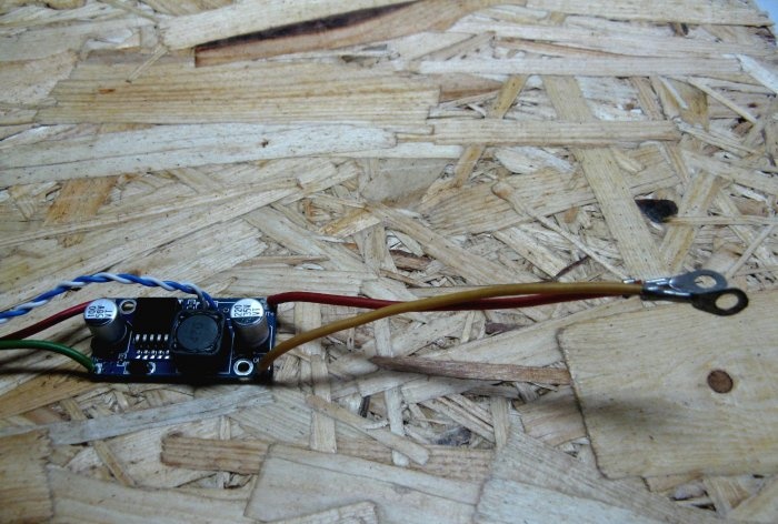 Simple regulated power supply