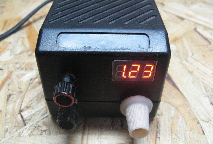 Simple regulated power supply