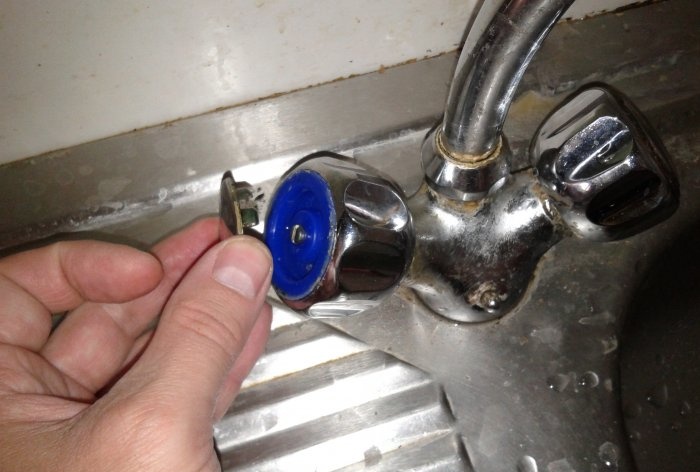 Kitchen faucet repair