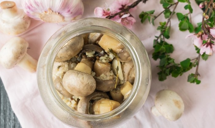 Quick marinated champignons in 1 day