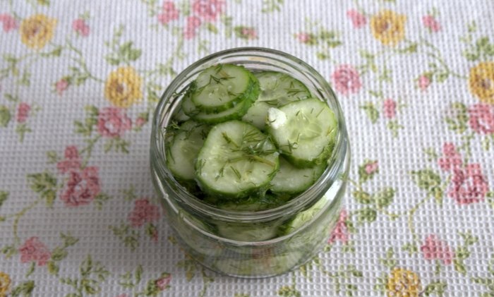 Super-fast lightly salted cucumbers in a jar in 15 minutes