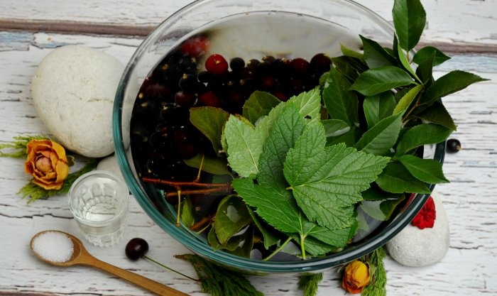 Cherry and blackcurrant liqueur