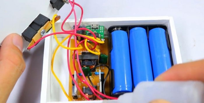 How to make a 220 V Power Bank