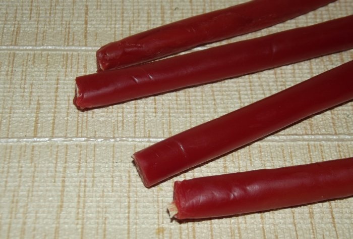 How to make red candles