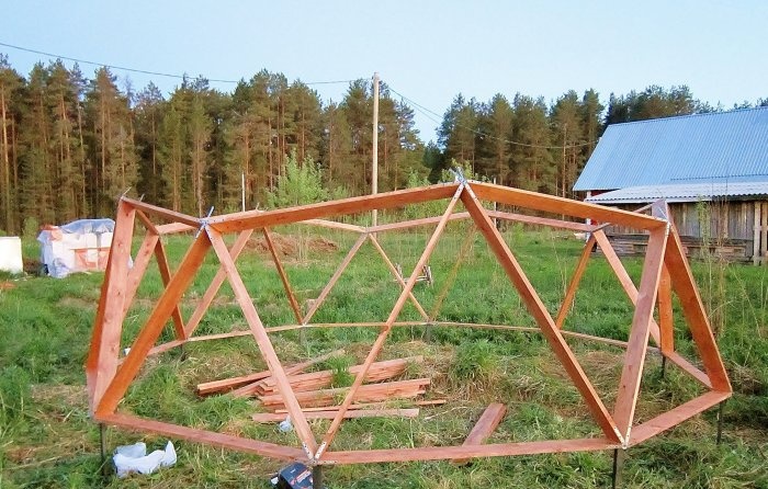 How to make a dome greenhouse with your own hands