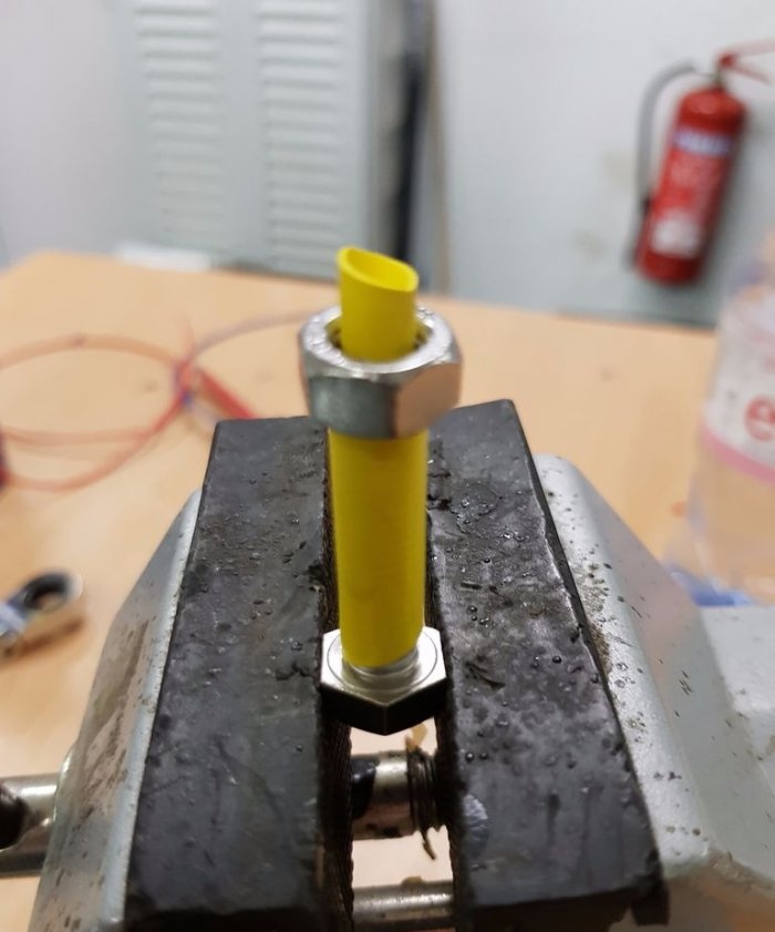 How to quickly make a self-locking nut