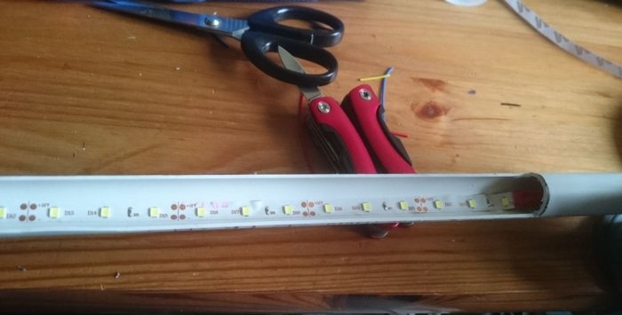 Simple LED tube lamp