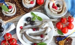 Dry salted capelin