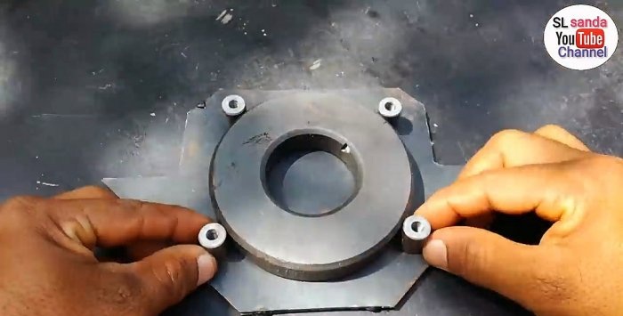 Magnetic corner for welding