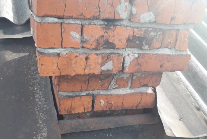 How to eliminate gaps between the chimney and slate