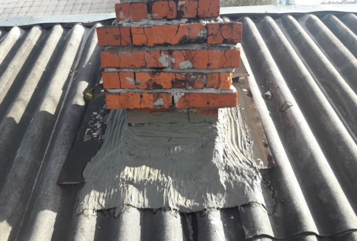 How to eliminate gaps between the chimney and slate