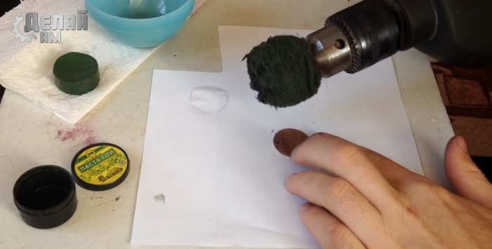 Transferring a design to a coin