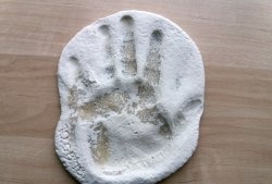 How to make a child's palm print as a keepsake