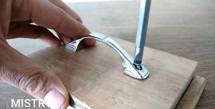 DIY magnetic brush