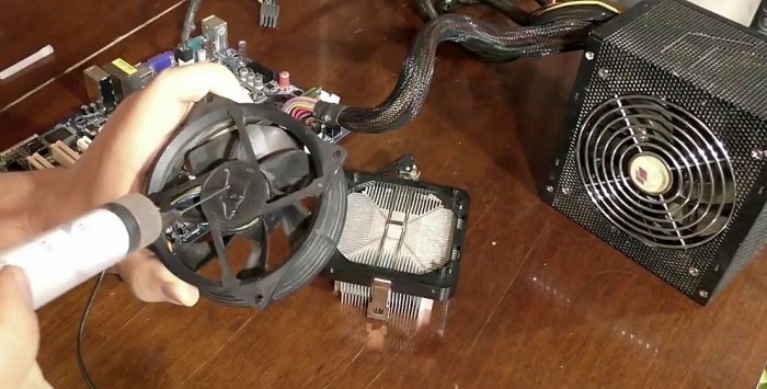 Lubrication of a maintenance-free computer cooler