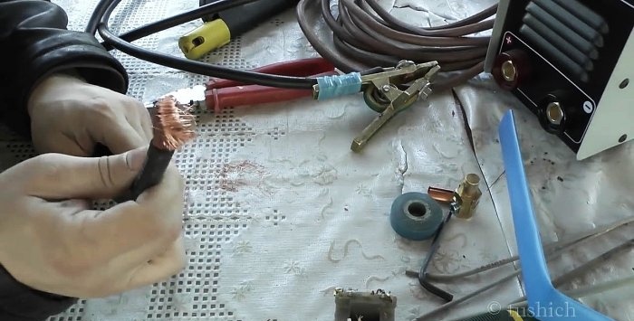 Simple welding cable connection without soldering