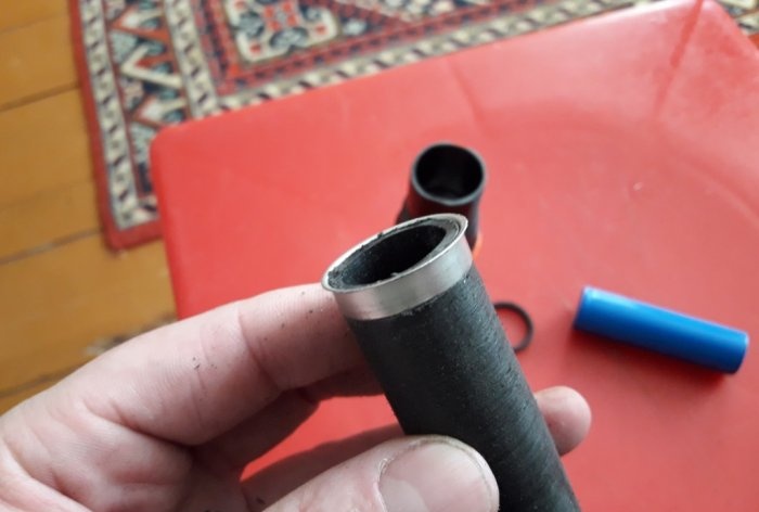 Modification of a flashlight from AAA batteries to 18650 battery