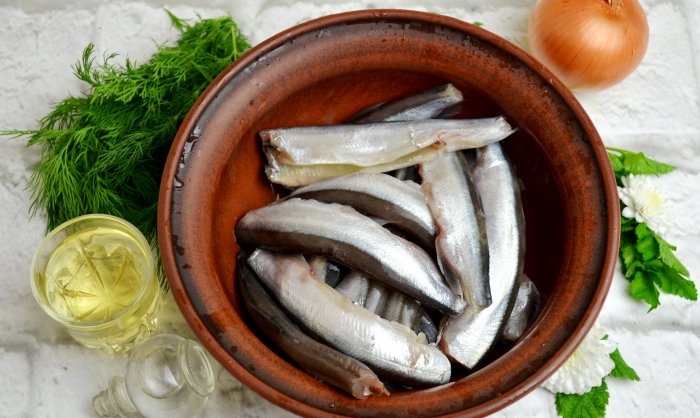 Spicy salted capelin