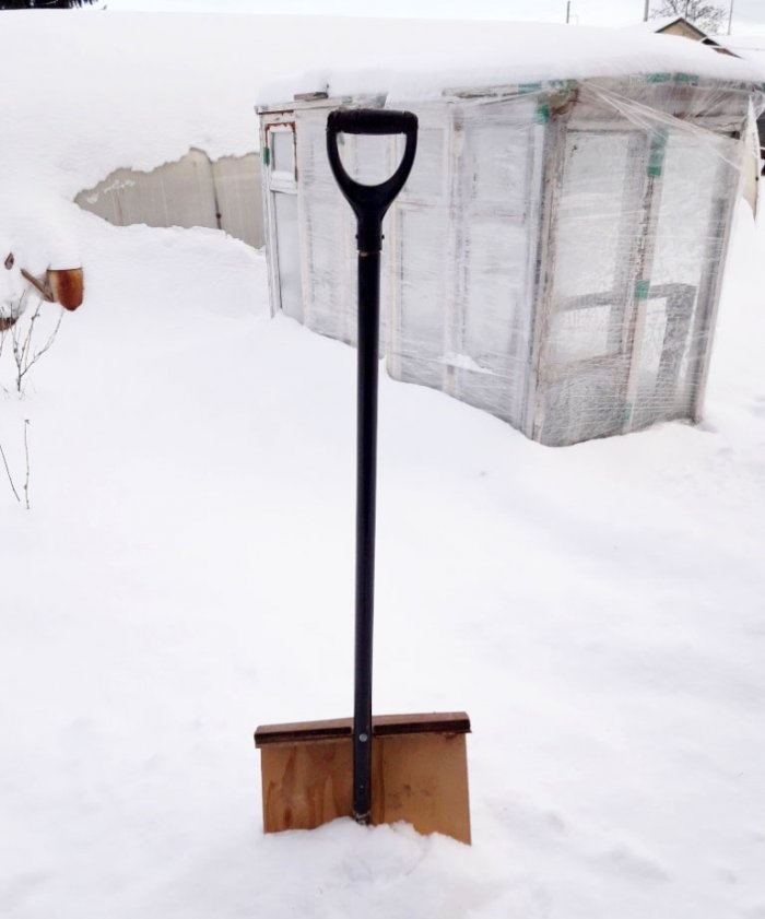 DIY wooden snow shovel