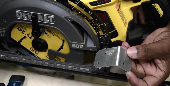 Inexpensive guide for a hand-held circular saw with your own hands