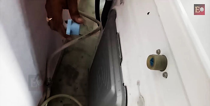 How to clean a washing machine from scale and dirt using soda and vinegar