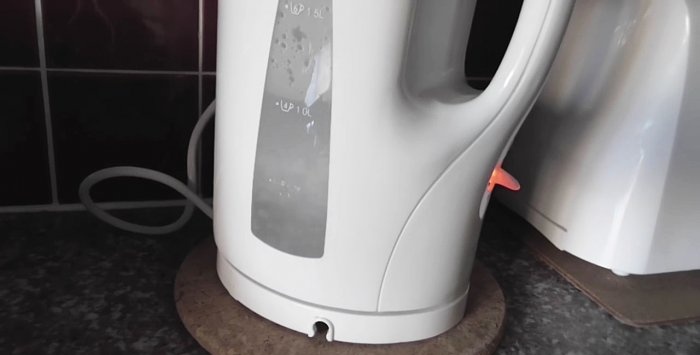 How to easily and affordably descale an electric kettle