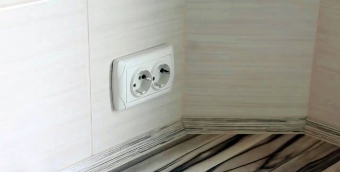 Unusual repair of a falling out socket