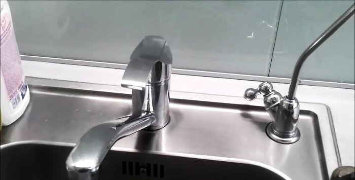 The faucet is leaking, repairing a single lever mixer