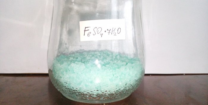 A quick way to obtain ferrous sulfate from fertilizer